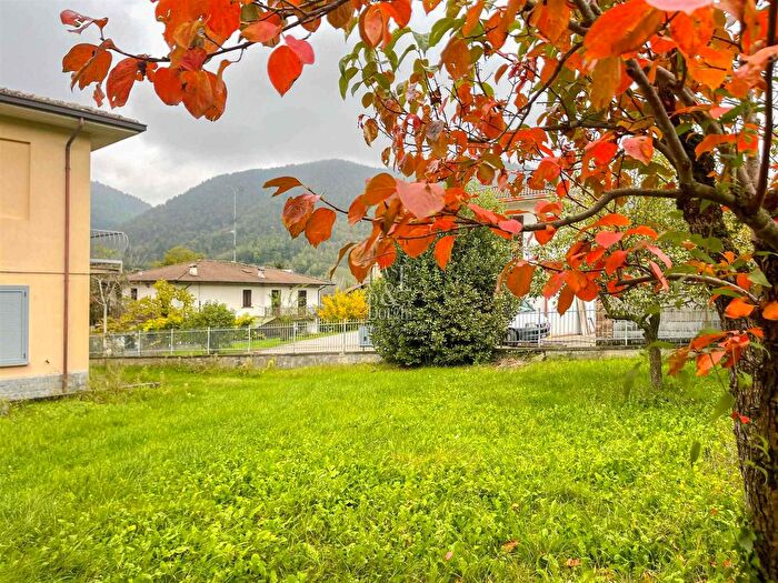 Appartamento trilocale in vendita in Frazione SantAlbano, Val Di Nizza