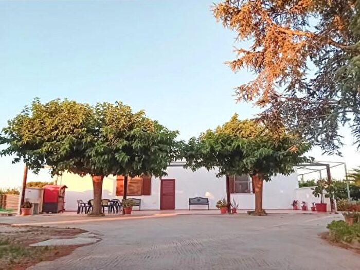 Casa con 6 locali in vendita in Latiano