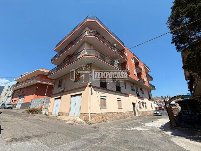 Appartamento trilocale in affitto in Via Roccamotore B, Tremestieri Pistunina, Messina