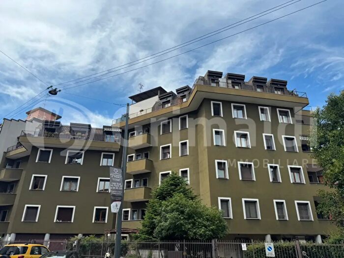 Appartamento bilocale in vendita in Via Garofalo, Milano