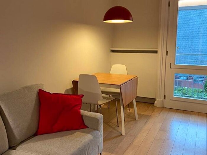 Appartamento bilocale in affitto in Via Amatore Antonio Sciesa, Montenero, Milano