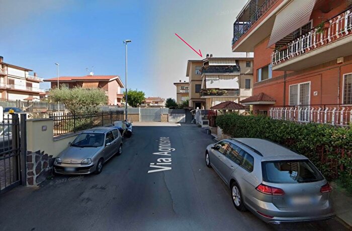 Appartamento trilocale in vendita in Via Agnosine, Roma