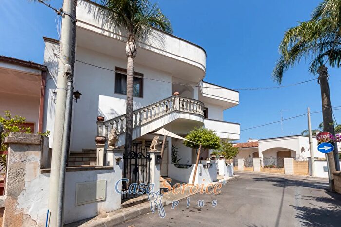 Appartamento con 6 locali in vendita in Vico Castelforte, Taviano