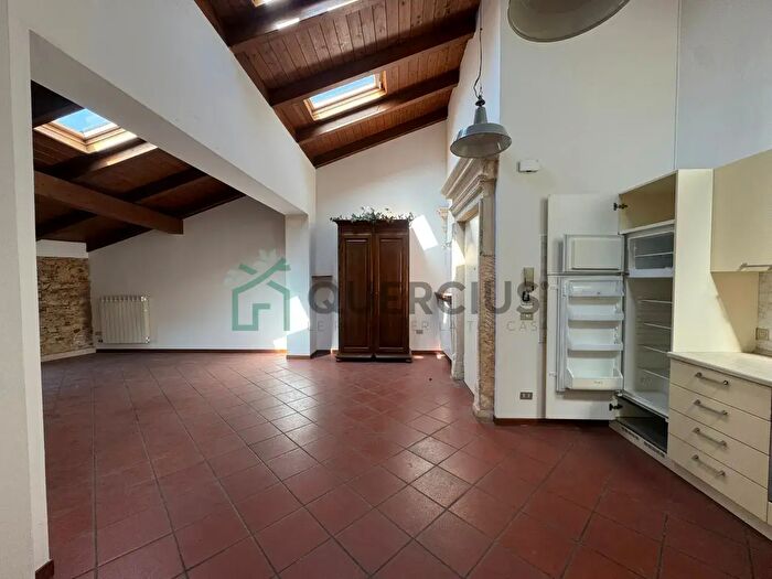 Appartamento quadrilocale in vendita in Via Roma, Soave