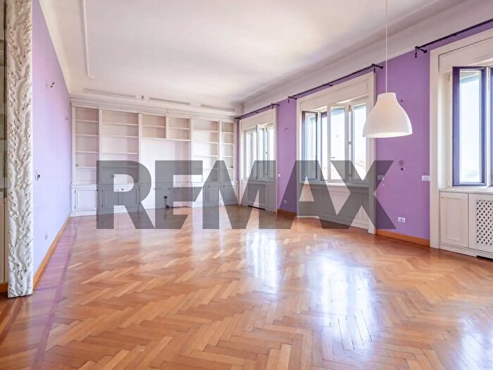Appartamento con 6 locali in vendita in Piazza Aspromonte, Milano