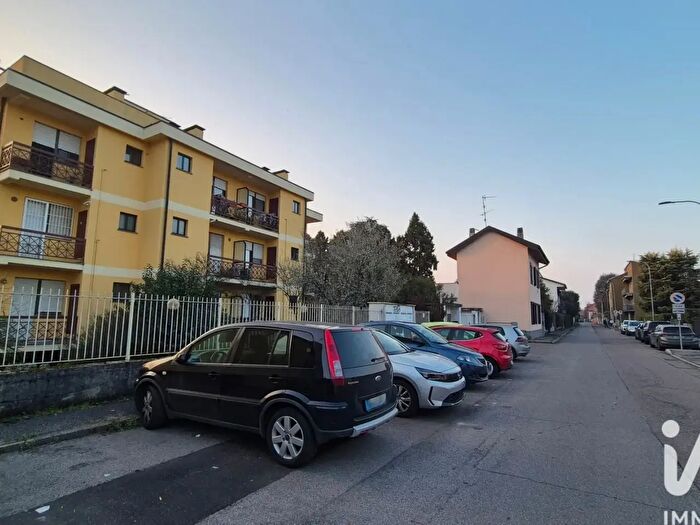 Appartamento monolocale in affitto in Via Fratelli Bandiera, Rho