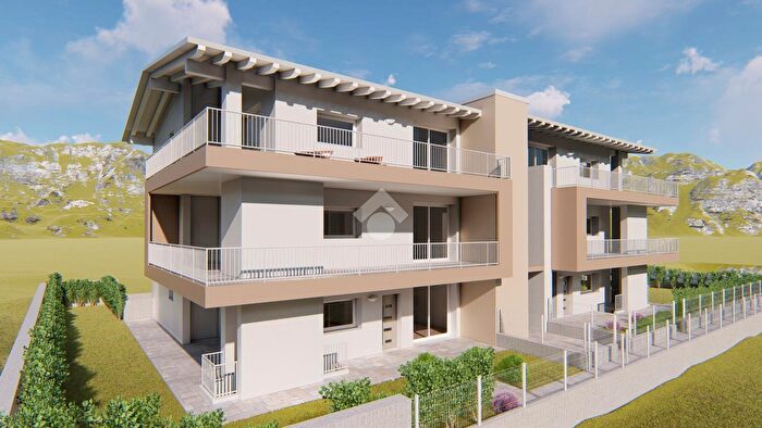 Appartamento quadrilocale in vendita in Via Piemonte, Torrebelvicino