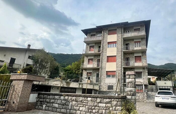 Appartamento quadrilocale in vendita in Via Giuseppe Garibaldi bGaverina Terme, Gaverina Terme