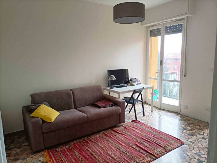 Appartamento monolocale in affitto in Via Lorenteggio, Giambellino, Milano