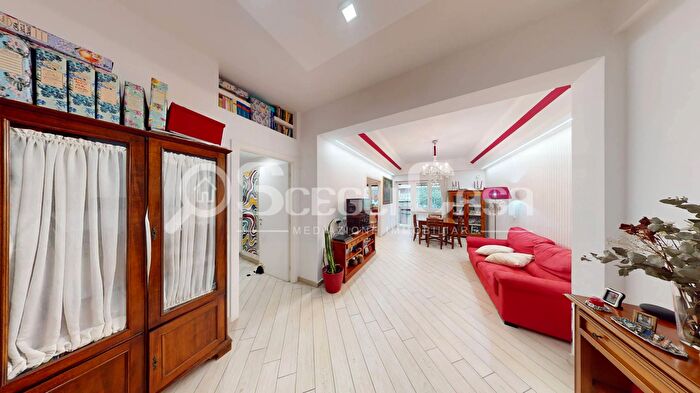 Appartamento trilocale in vendita in Via Sestio Calvino, Roma