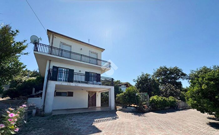 Casa con 9 locali in vendita in Contrada Vallevò, Rocca San Giovanni