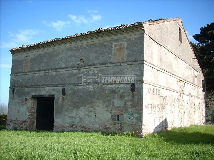 Casa con 6 locali in vendita in Contrada Foce Asola, Civitanova Marche