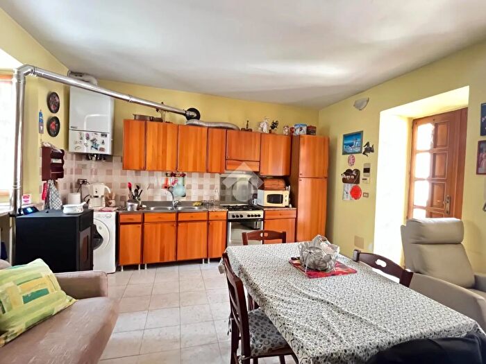 Casa con 5 locali in vendita in Via Roma, San Maurizio Canavese