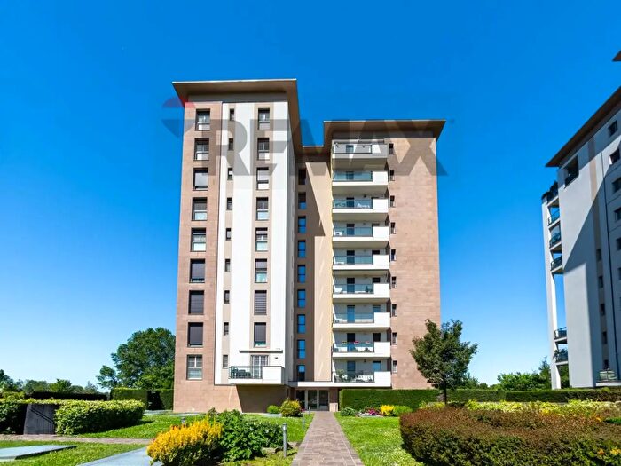 Appartamento trilocale in affitto in Via Giotto, Segrate