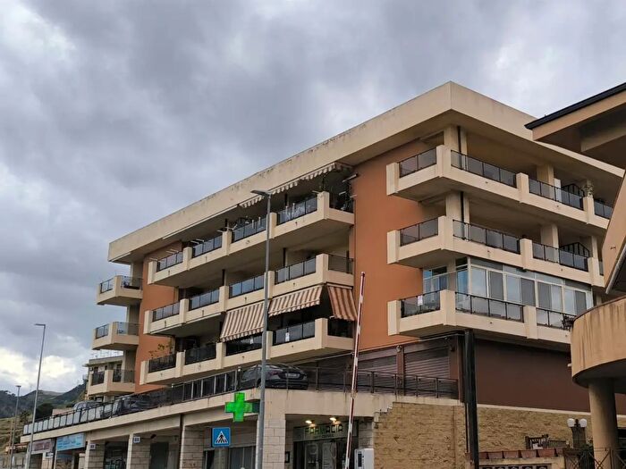 Appartamento trilocale in vendita in Messina