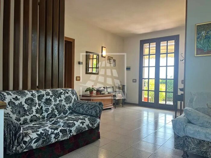 Casa quadrilocale in vendita in Via Vallisneri Antonio, Albinea