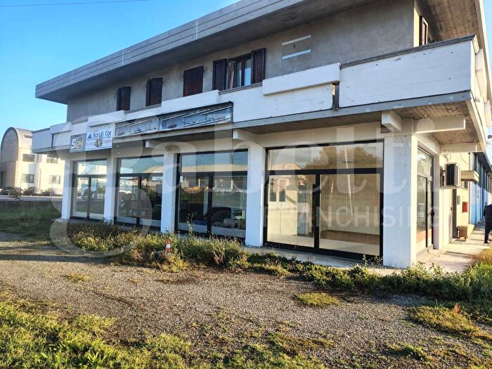 Casa bilocale in affitto in Via Salvo DAcquisto, Centro, Guardamiglio