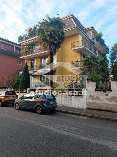 Appartamento quadrilocale in vendita in Via San Carlo Borromeo, Rho