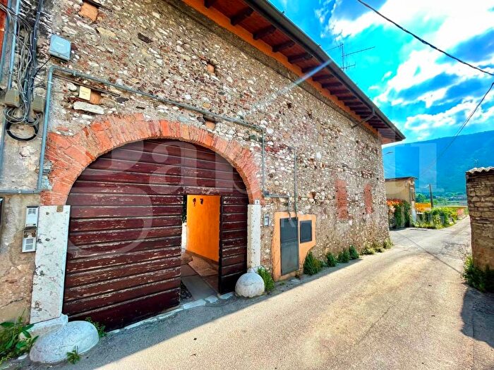 Appartamento trilocale in affitto in Via Maravagne, Centro, Concesio