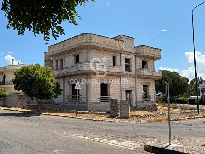 Casa con 8 locali in vendita in Via Leonidion Snc, Martano