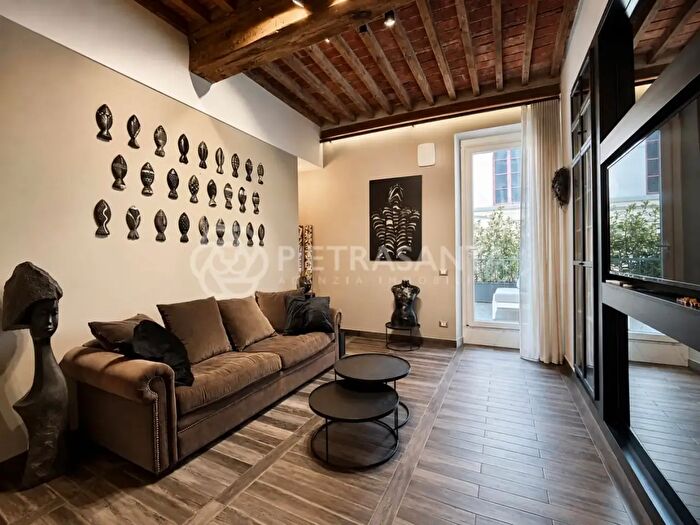 Appartamento con 6 locali in vendita in Pietrasanta