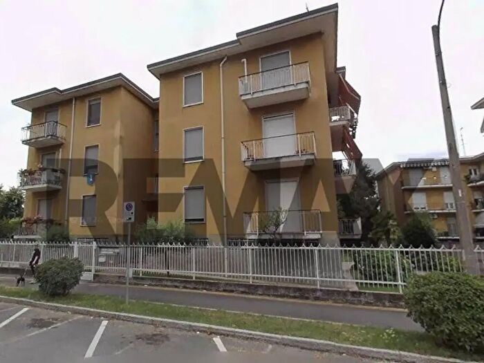 Appartamento trilocale in vendita in Via Cicogna, Cuggiono