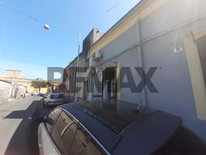 Appartamento con 6 locali in vendita in Via Ruggero Leoncavallo, Catania