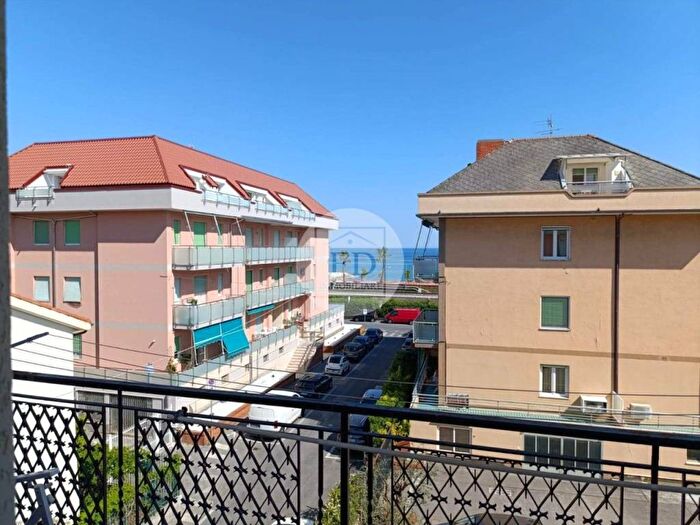 Appartamento quadrilocale in affitto in CALATAFIMI, Centro, Loano