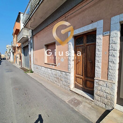 Casa quadrilocale in vendita in Via Albanese, Latiano