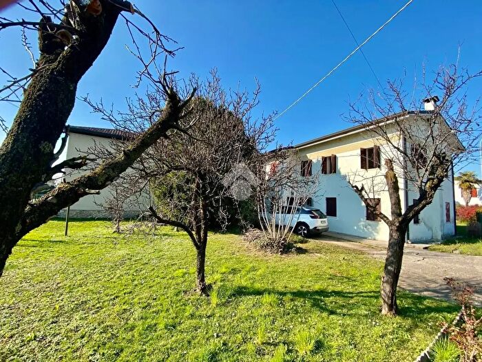 Casa quadrilocale in vendita in Via Monte Grappa, Caerano Di San Marco