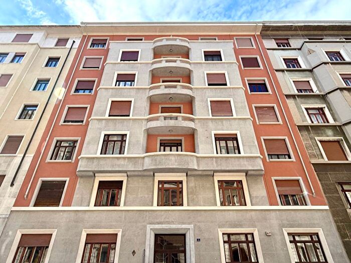 Appartamento trilocale in affitto in Via Cesare Beccaria, Borgo Teresiano, Trieste