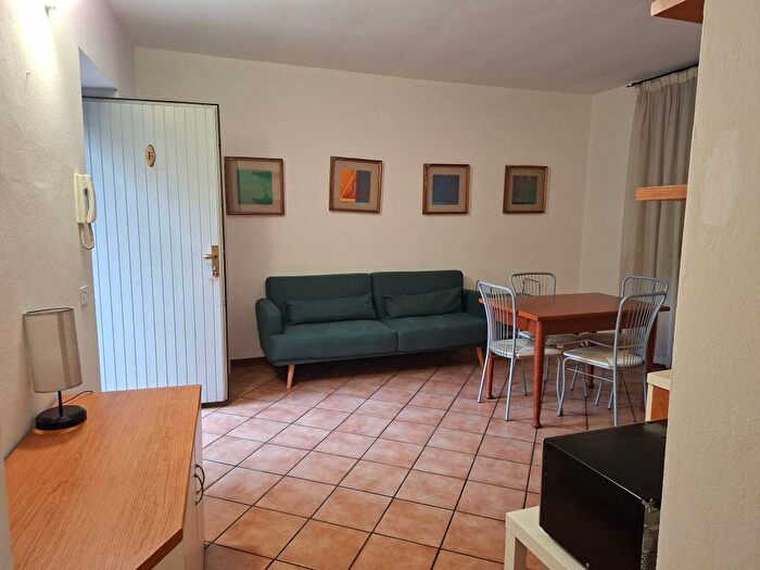 Appartamento bilocale in affitto in Via Alessandro Volta, Cesano Maderno