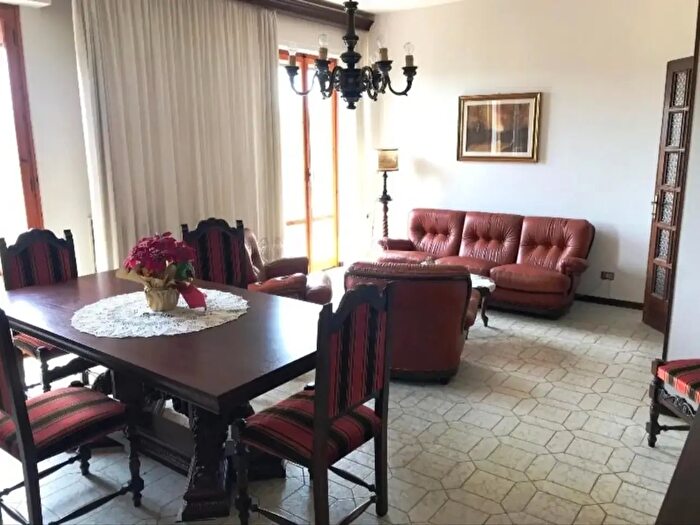 Appartamento con 6 locali in vendita in Certaldo