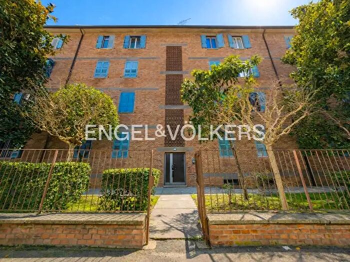 Appartamento trilocale in vendita in Via Feltre, Bologna