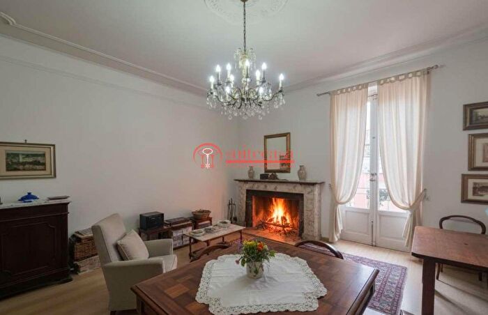 Appartamento trilocale in vendita in Via Nicola De Roggiero, Trani