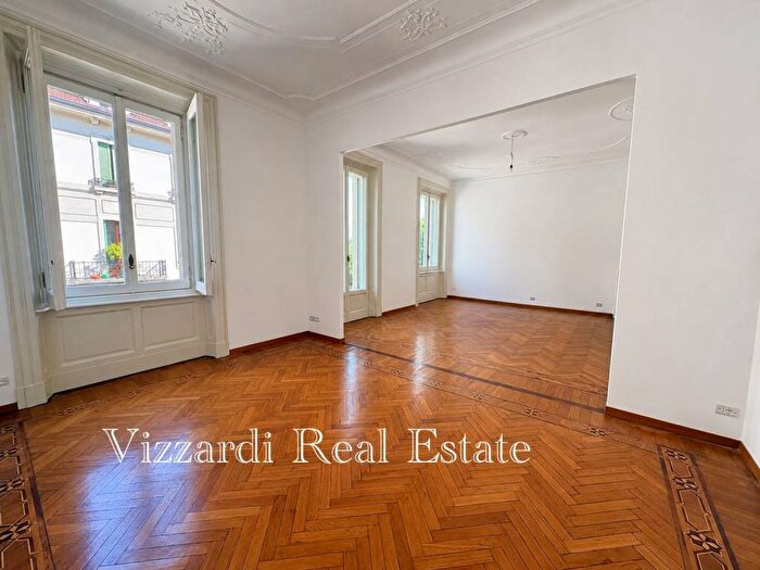 Appartamento con 6 locali in affitto in Via Lorenzo Mascheroni, Pagano, Milano