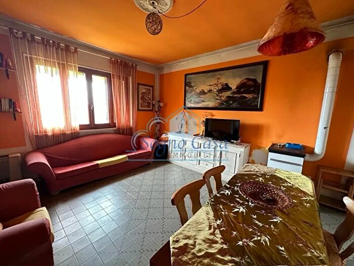 Casa con 8 locali in vendita in Fosdinovo