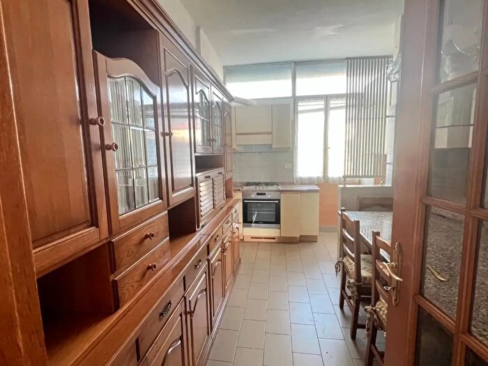 Appartamento con 5 locali in vendita in a Galissano, Carrara