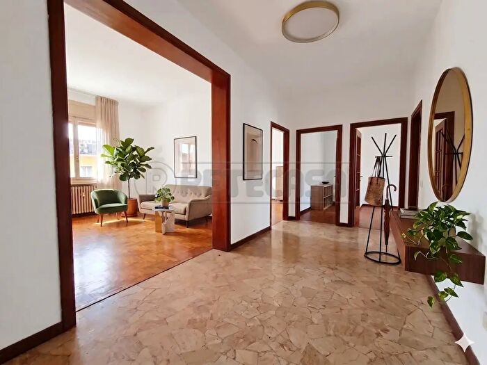 Appartamento con 5 locali in vendita in Stradella del Garofolino, Vicenza
