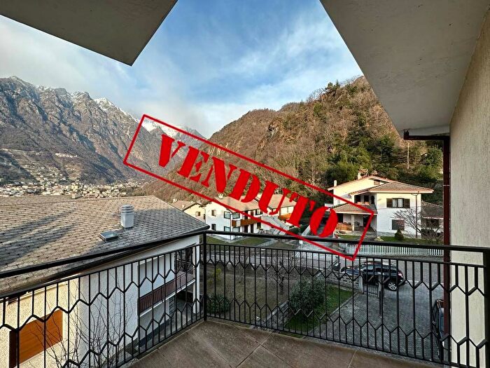 Appartamento quadrilocale in vendita in Via Roma, Prata Camportaccio