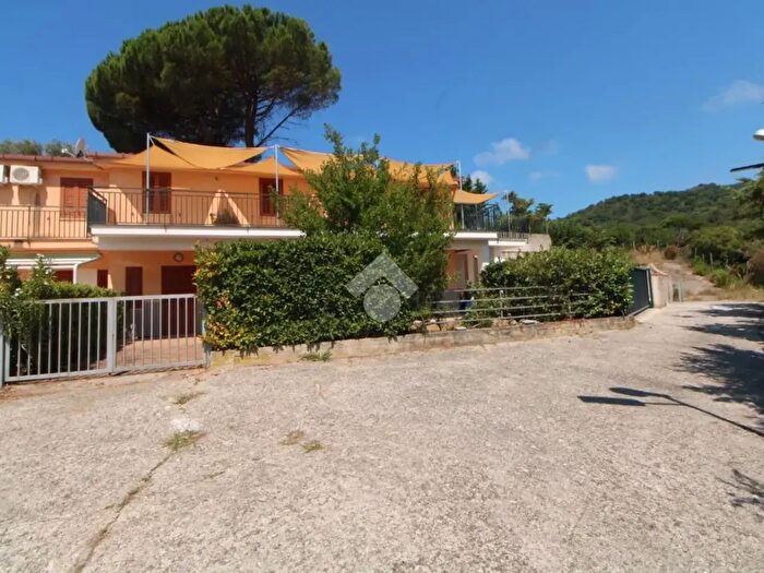 Appartamento quadrilocale in vendita in Località Vallena, Centola