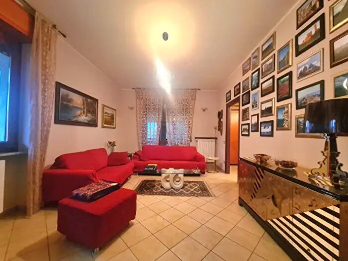 Casa con 6 locali in vendita in Cerro Maggiore