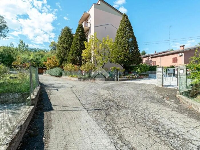 Appartamento trilocale in vendita in Via Vigna, Vignola