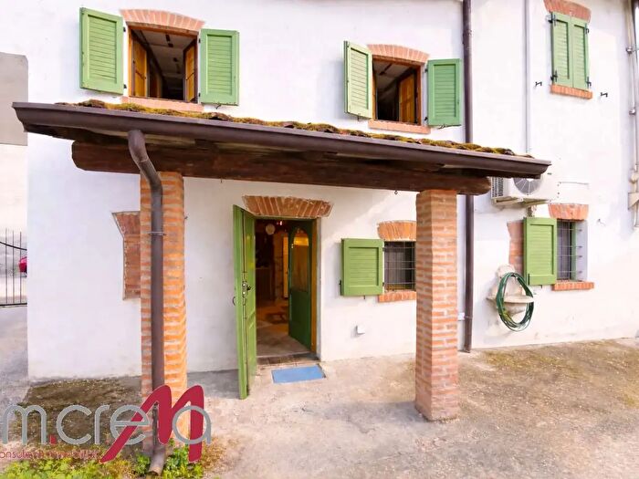 Casa con 5 locali in vendita in Piazza, Gombito