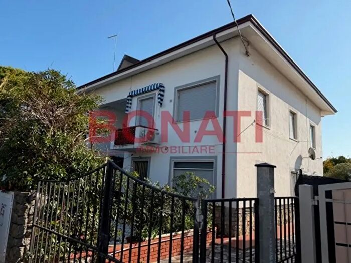 Appartamento bilocale in affitto in Sarzana