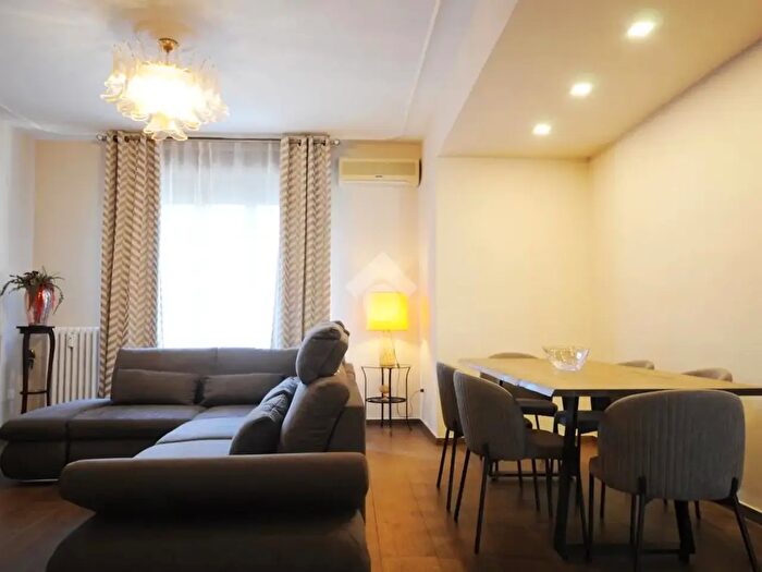 Appartamento con 5 locali in vendita in Via fra Bartolomeo, Prato