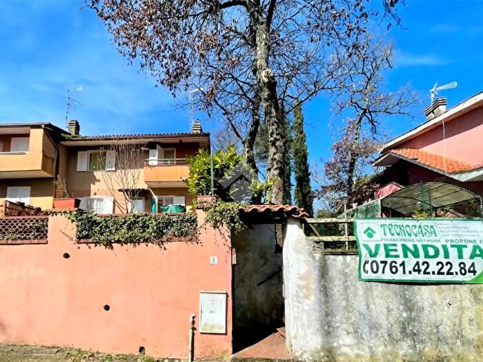 Casa bilocale in vendita in Via delle Querce, Valentano