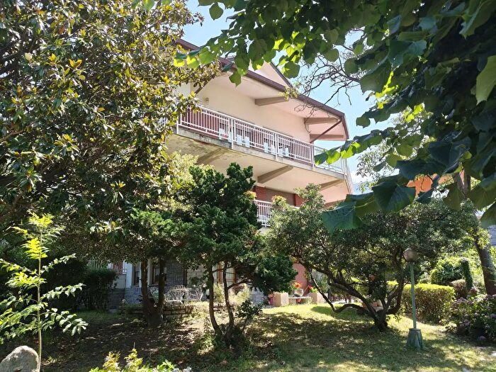 Casa quadrilocale in vendita in Via Cesare Battisti, Saint Vincent