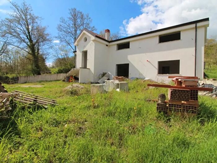 Casa con 6 locali in vendita in Via Animazzi Vado Ceraso, Caiazzo
