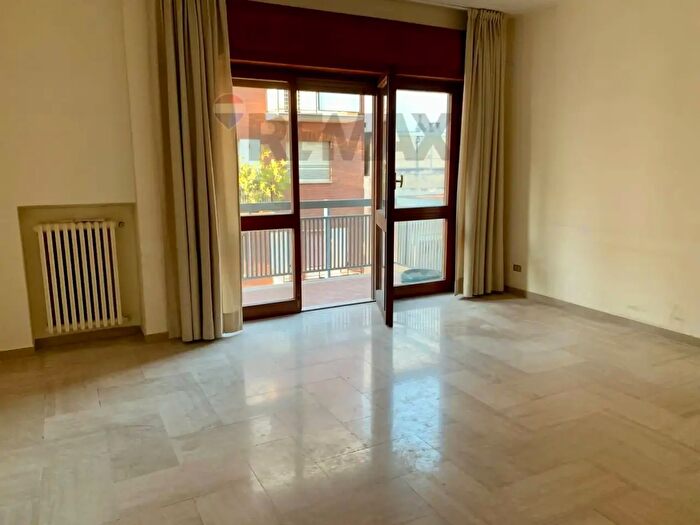 Appartamento quadrilocale in affitto in Via Dante Alighieri, Bari